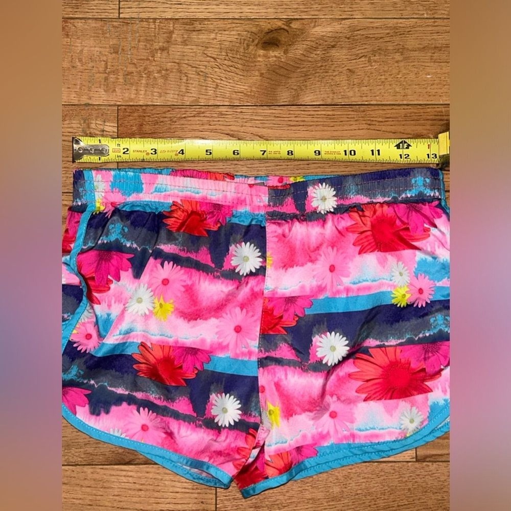 Puma Pink Athletic Floral Shorts Size Medium - Picture 7 of 7